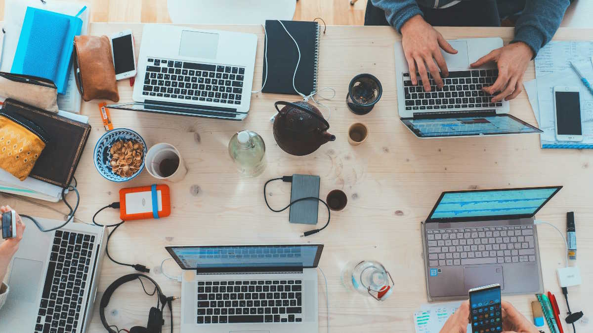 Tim teknologi berkolaborasi mengembangkan solusi digital
